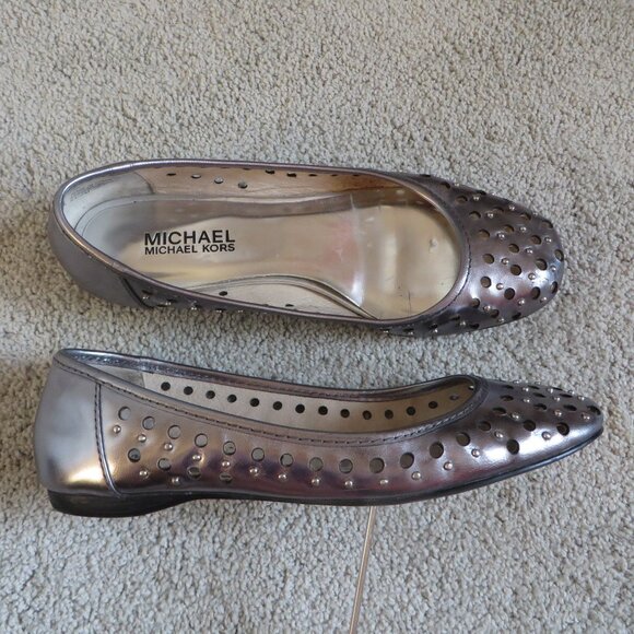 Michael kors womens ballet flats/shoes size 5.5 silver leather studded holes - Picture 1 of 10
